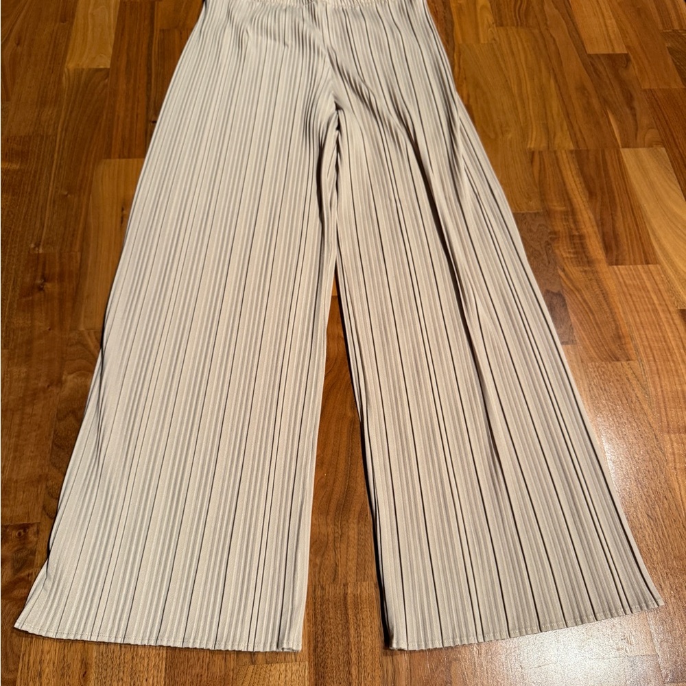Uniqlo Pleated Tan Pants